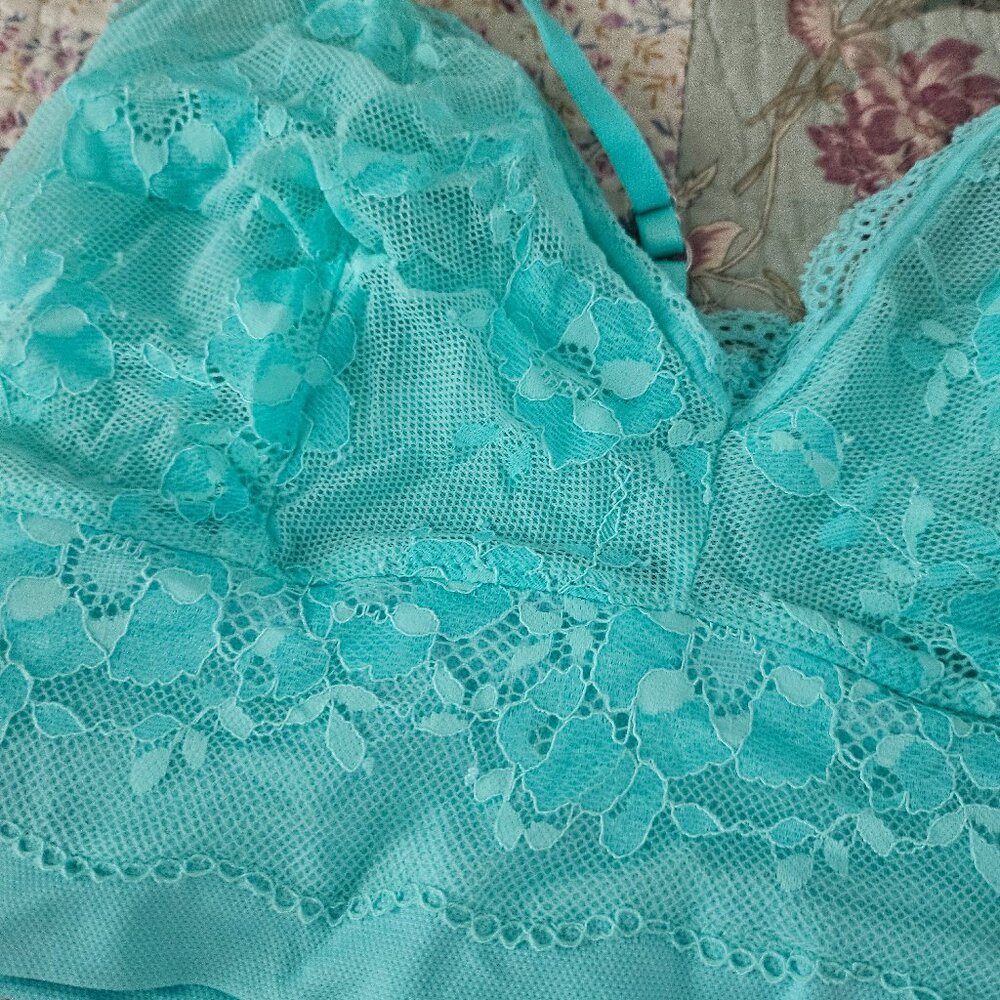Victoria Secret Lace Bralette - Picture 5 of 5